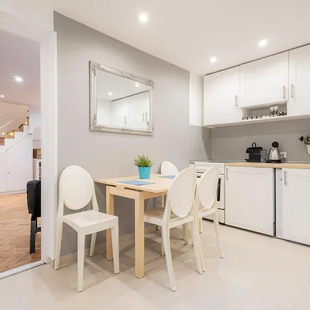 Apartment Beautiful At Basilca 3-4