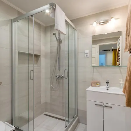 Beautiful At Basilca 3-4 Apartment